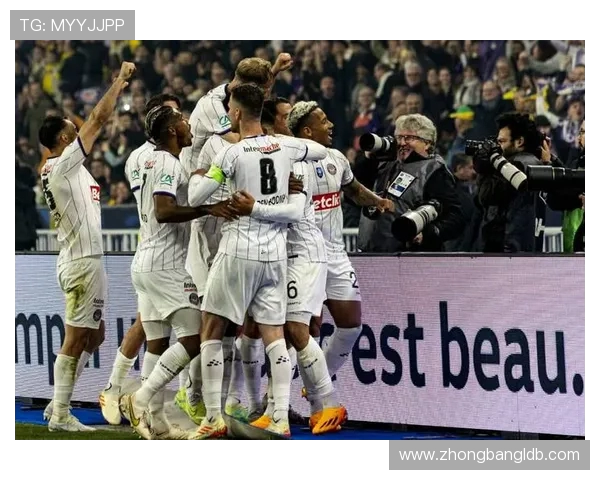 法甲防守效率图表：各队场均失球与解围成功率