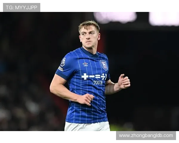 内维尔建议切尔西引进顶级门将中后卫和中锋以提升竞争力 内维尔建议切尔西引进顶级门将中后卫和中锋以提升竞争力