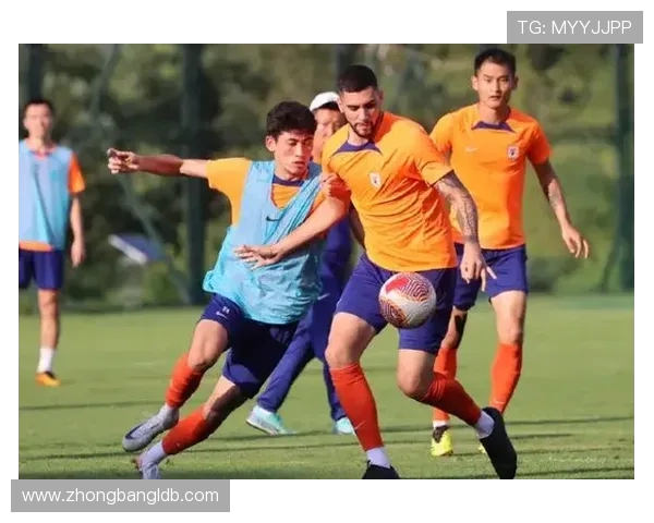 河南官方宣布阿卜杜肉苏力艾克拜尔吾斯曼杜长杰正式加盟球队消息